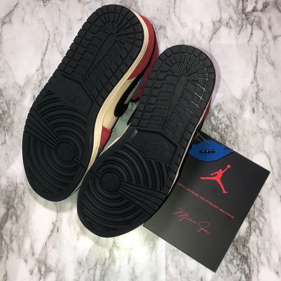 *Sold* Blue the Great 💙❤️💛💚 - Picture 7 of 8